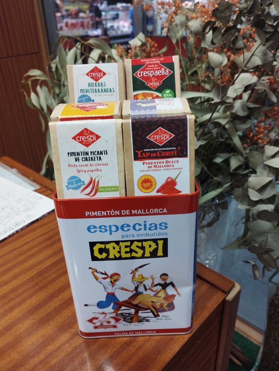 💝 REGALA LLAUNA VINTAGE CRESPÍ. Pensant en els regals de Nadal? Idò aquí teniu la nostra llauna vintage plena de producte local, fet amb tot el cor i la tracició mallorquina d'Especies Crespí.