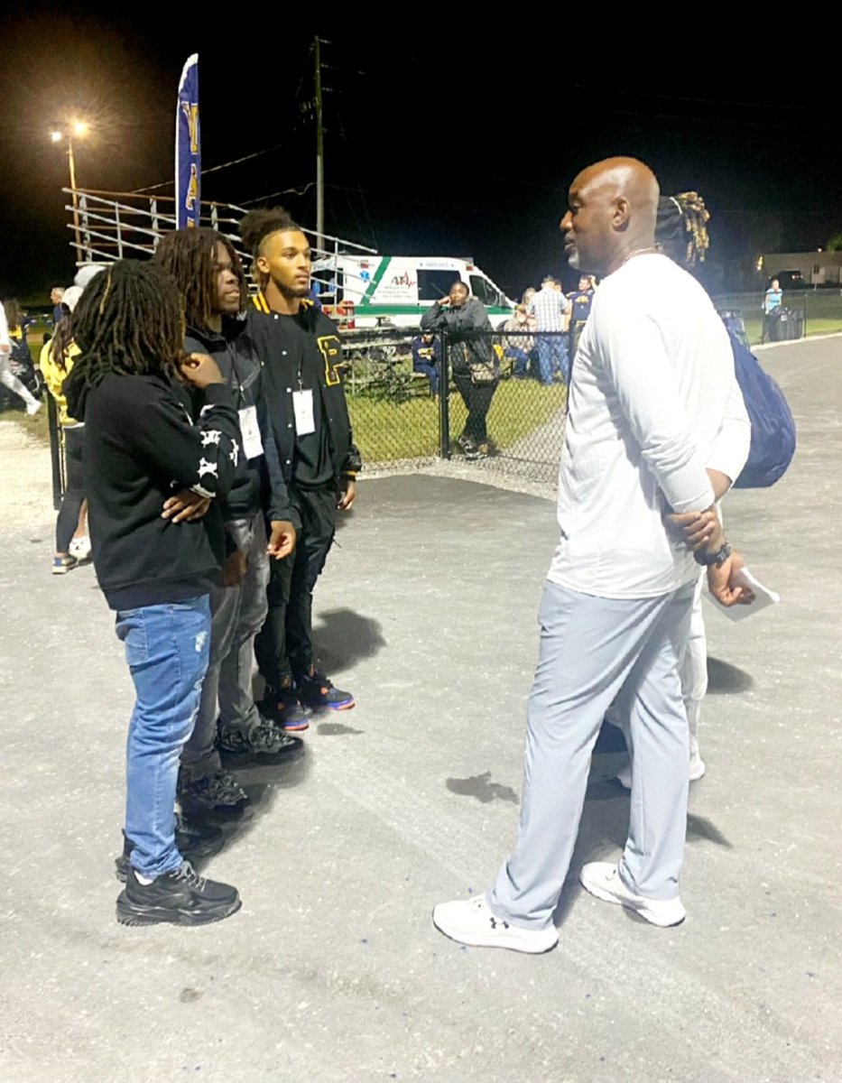 DistinctlyHIS_'s tweet photo. DistinctlyHis & Athletes Visit Warner Southern!
#distinctsports
#athletementoring
#exploringcollegiateopportunities https://t.co/usCWF14YFJ