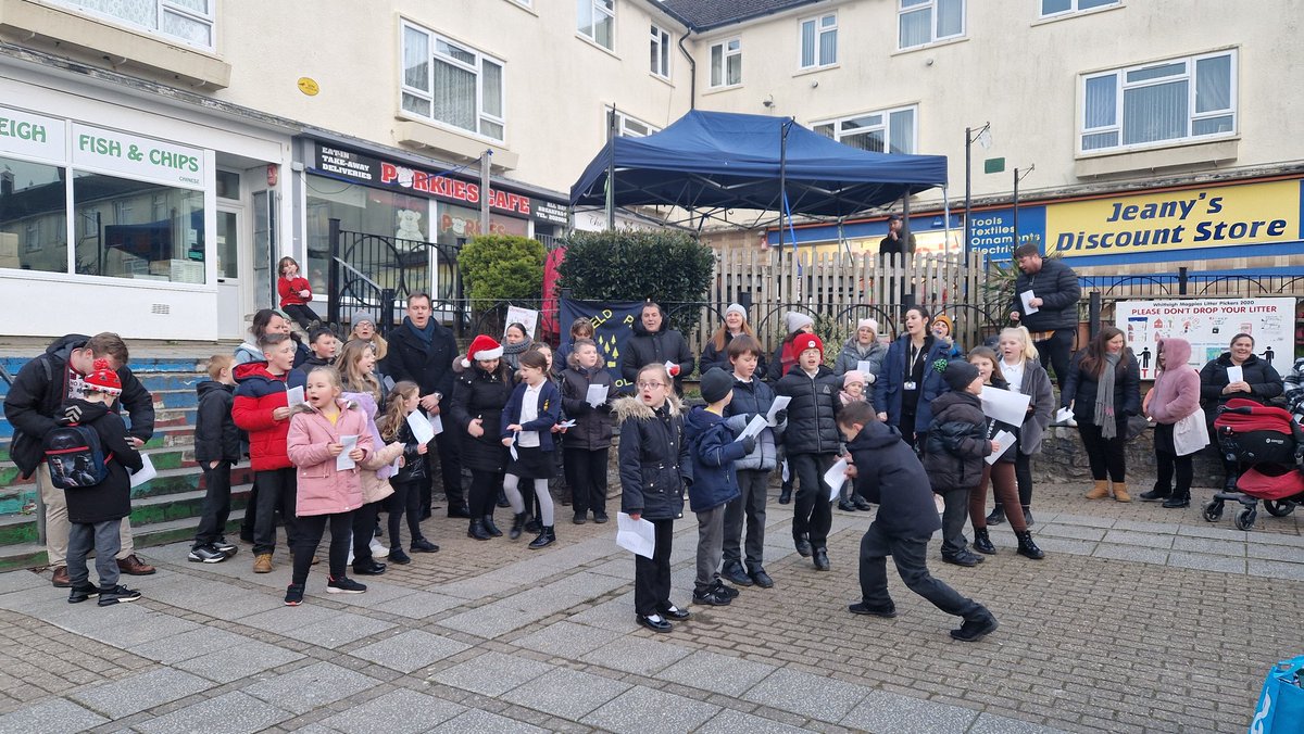 Woodfield Primary (@woodfieldplym) on Twitter photo Hark! The Woodfield angels sing. Well done to all the children and staff who took part in Carols on the Green this afternoon. 🌲❄️🎶 Thank you also to St Chad's Church for all their support. <a href="/hodgkins_gemma1/">Gemma Hodgkins</a> <a href="/saunders_tessa/">Tessa Saunders</a> <a href="/scottdx/">Scott Booth</a> <a href="/learningatceo/">Simon Spry</a> Hark! The Woodfield angels sing. Well done to all the children and staff who took part in Carols on the Green this afternoon. 🌲❄️🎶 Thank you also to St Chad's Church for all their support. <a href="/hodgkins_gemma1/">Gemma Hodgkins</a> <a href="/saunders_tessa/">Tessa Saunders</a> <a href="/scottdx/">Scott Booth</a> <a href="/learningatceo/">Simon Spry</a>