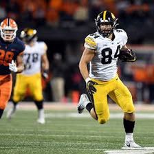 grantleeper2023's tweet photo. Blessed to receive an opportunity to continue my athletic and academic career at The University of Iowa @CoachK_Bell @Abdul_Hodge @HawkeyeFootball @HHSSpartansFB @Spartytweets @Dre_Muhammad https://t.co/Z3Q19DekQO