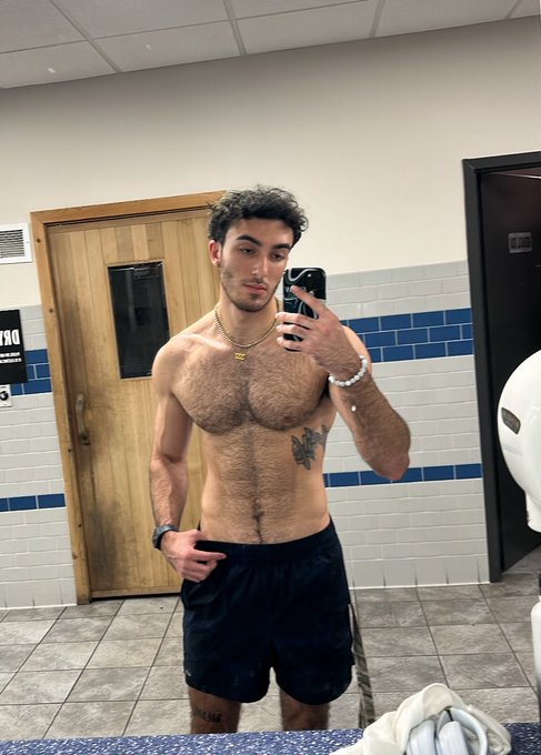 Feel like making onlyfans content tonight what would y'all like to see 👁 https://t.co/sWQVQ3VEZ5