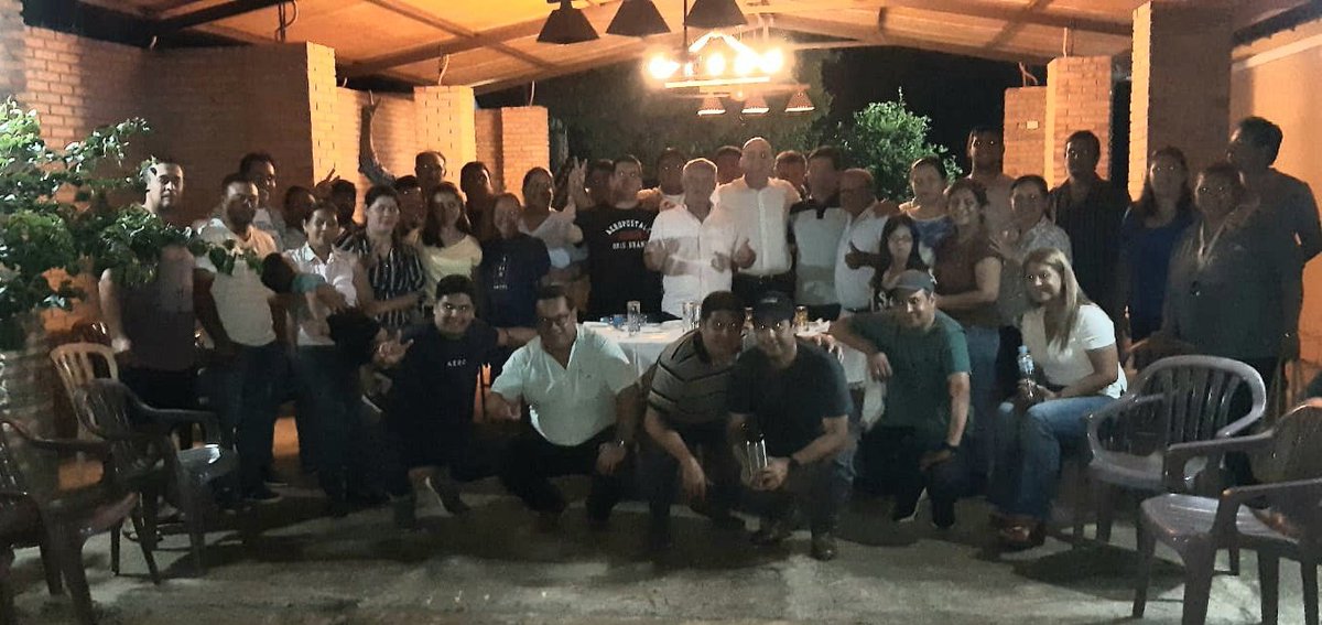JorgeAvalosDip's tweet photo. Cena de confraternidad con el #ComandoElectoral de los tres locales de votación del distrito de #Yaguarón, en el domicilio del Pdte. de Comité, Chope del Puerto. Agradeciendo la presencia del Intendente Municipal, Luís Rodríguez, del Pdte. de la Junta Municipal, Manolo Benítez... https://t.co/p8bOnFtK7z