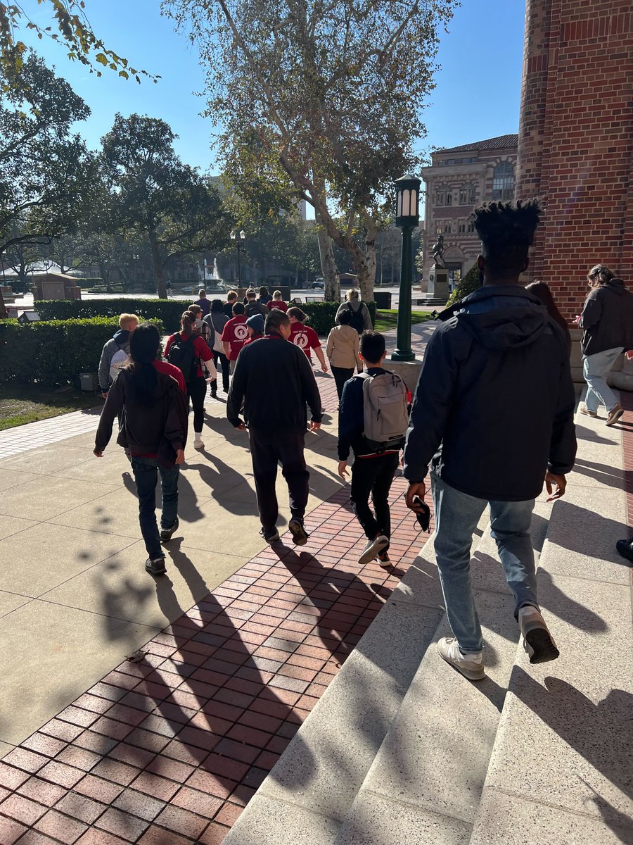 gswocusc's tweet image. Today we filed for our union with supermajority support!!! Excited to continue building our union and a stronger, more equitable USC!