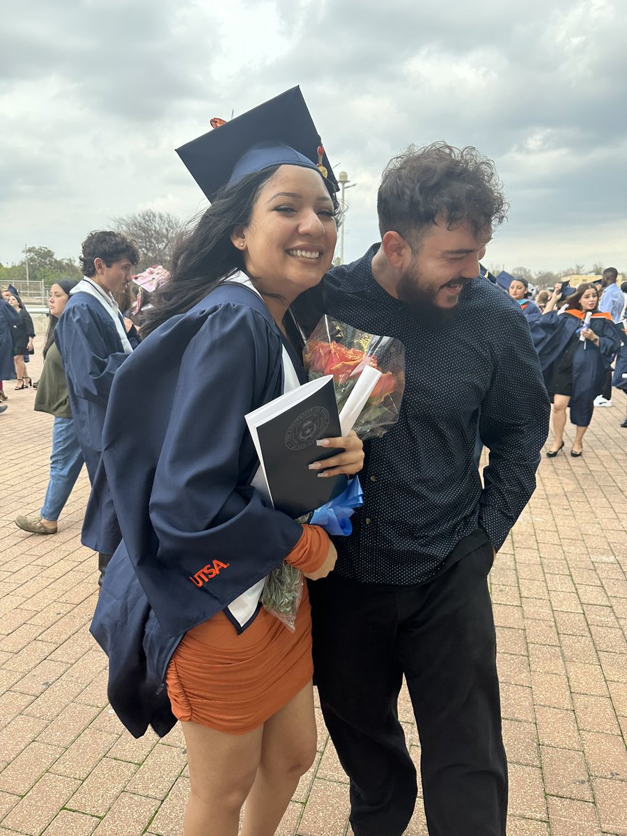 _jordaane's tweet image. Bachelors of Business Administration &amp;amp; Management✅🍾Can’t believe it’s finally over #UTSAGrad22