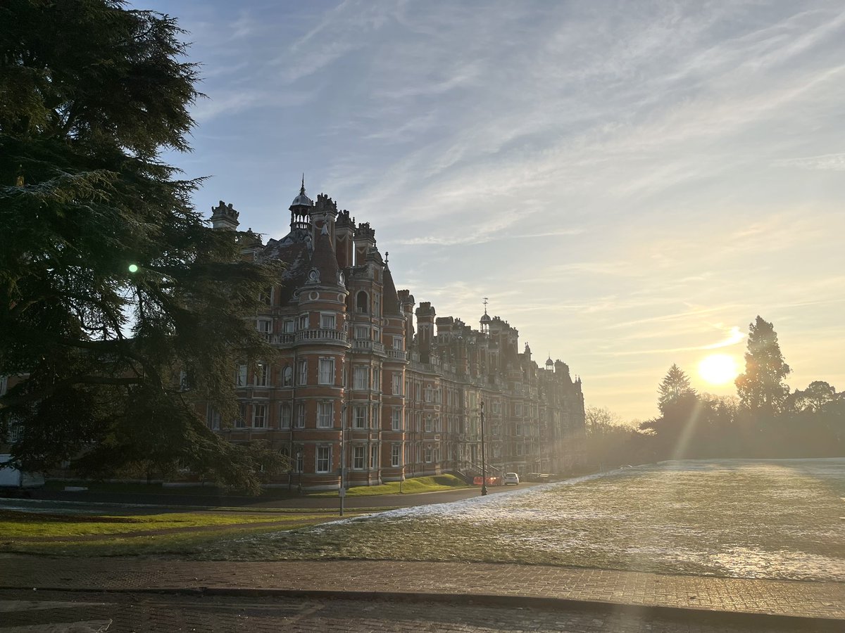 london_cornish's tweet photo. Graduation day at @RoyalHolloway https://t.co/bD8zoJbcfU