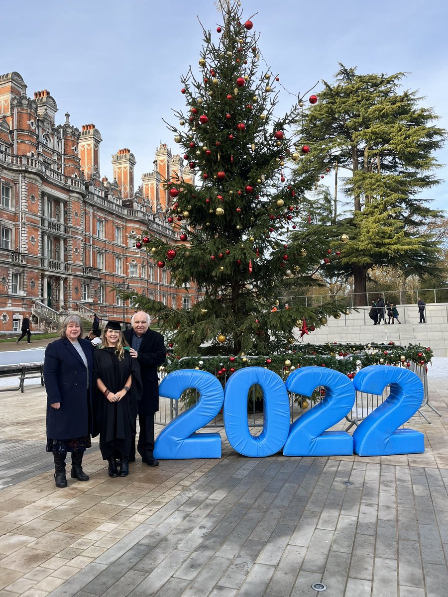 london_cornish's tweet photo. Graduation day at @RoyalHolloway https://t.co/bD8zoJbcfU