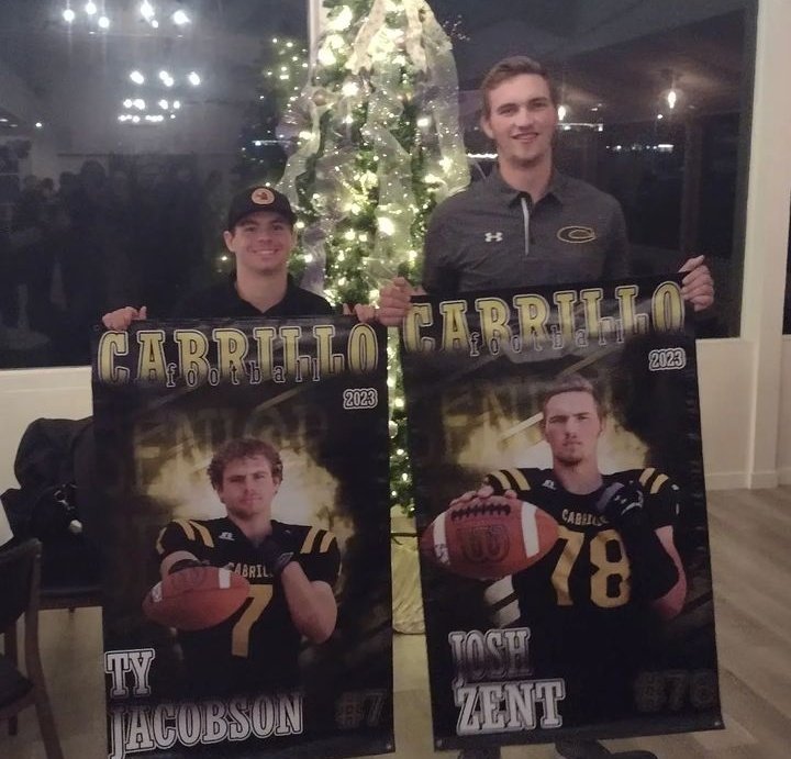 Josh_Zent's tweet photo. End of season banquet! Can't believe express enough how grateful I am to have played alongside my fellow seniors these past 4 years, you guys have made this journey worthwhile! https://t.co/uPD6oQfjFu