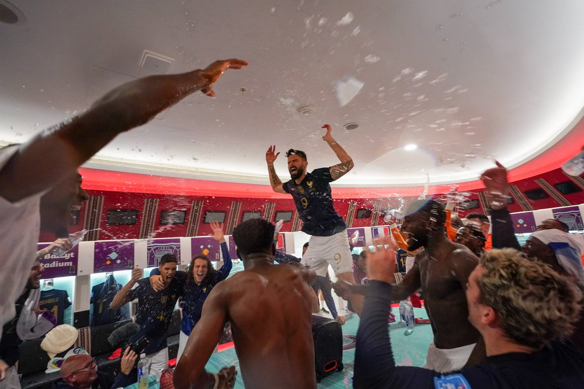 equipedefrance's tweet photo. Du bonheur directement dans nos veines 💉
💙🤍❤️ https://t.co/VsdFlvegLT