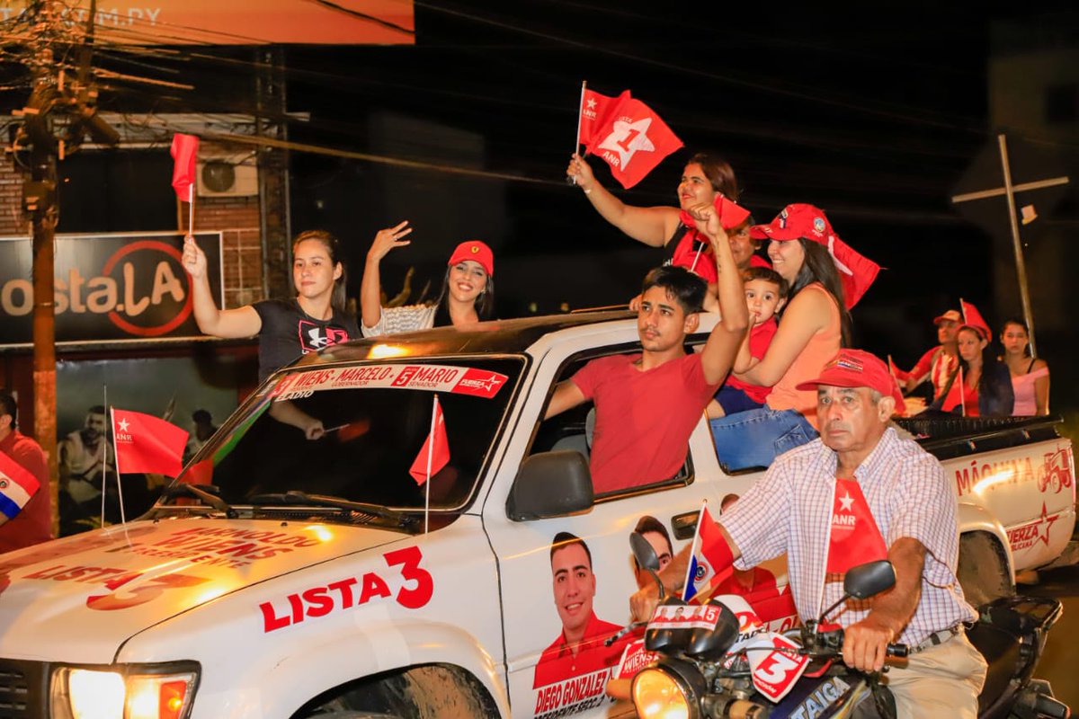MarioSenadorPY's tweet photo. La caravana de la victoria de la #Lista3 en Coronel Oviedo nos dejó un mensaje claro: acompañamiento total y el compromiso de salir a las calles a votar el próximo 18 de diciembre por todos los candidatos de Fuerza Republicana. ¡Vamos a toda máquina! 🚩🇵🇾 https://t.co/TwLYZRYFRO
