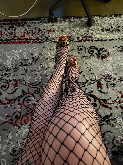 Loving My Heels an Fish Nets.... https://t.co/Zoiul30Lbc