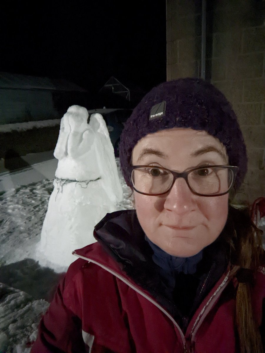 TheNobleGasbag's tweet photo. Interesting day. Left -6°C Glasgow late morning; 40 mins north it got above freezing. Nearly got stuck in a snow drift 3 miles from home. Had to build my snow weeping angel in the dark because I didn't get home til sunset. Don't blink! https://t.co/X8QEDUX29T