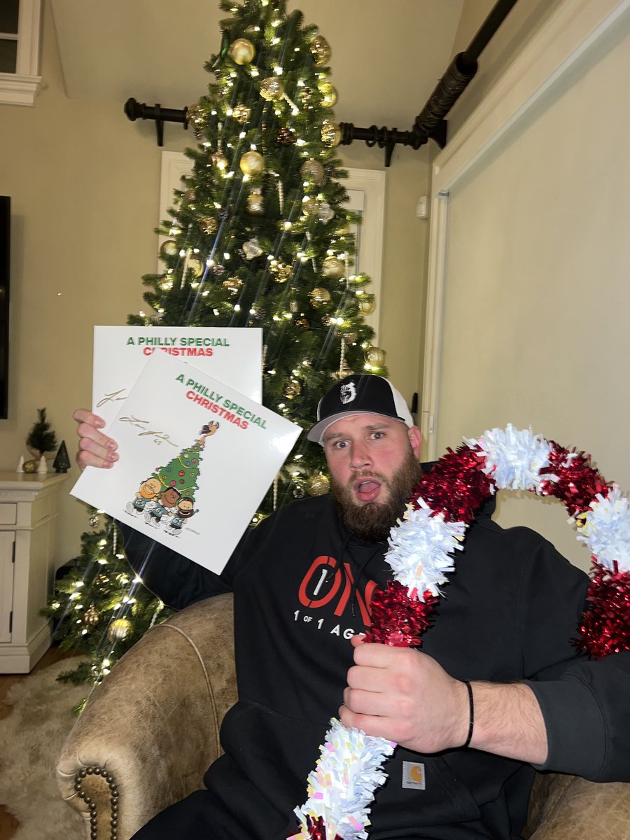 RT for a chance to win one of these limited edition A Philly Special Christmas albums signed by yours truly! 🦅🎄 #FlyEaglesFly

@LaneJohnson65 #ProBowlVote