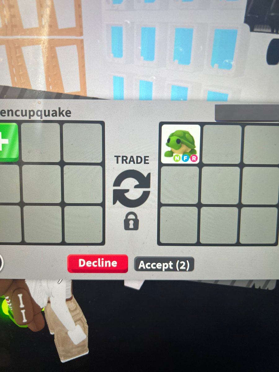 @marijalolz is trusted! I went first with robux and they gave me the pet after <33 tysm again!