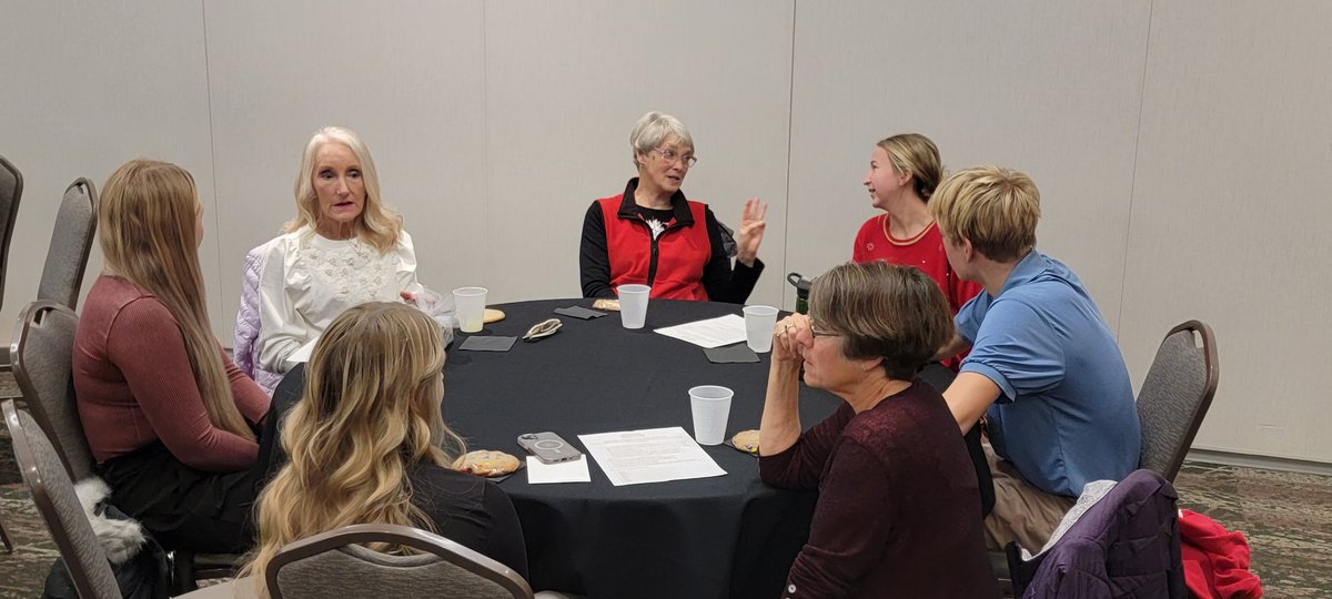 CF_CAPS's tweet photo. #LegacyProject with @westernhomeIA initially started as a way for our @CFCAPSMed team to gain a better understanding of older generations. It has since morphed into a #CVCAPS essential for many of our programs. The ripples of impact are far-reaching!
#BetteTogether https://t.co/60sHdJd0rn