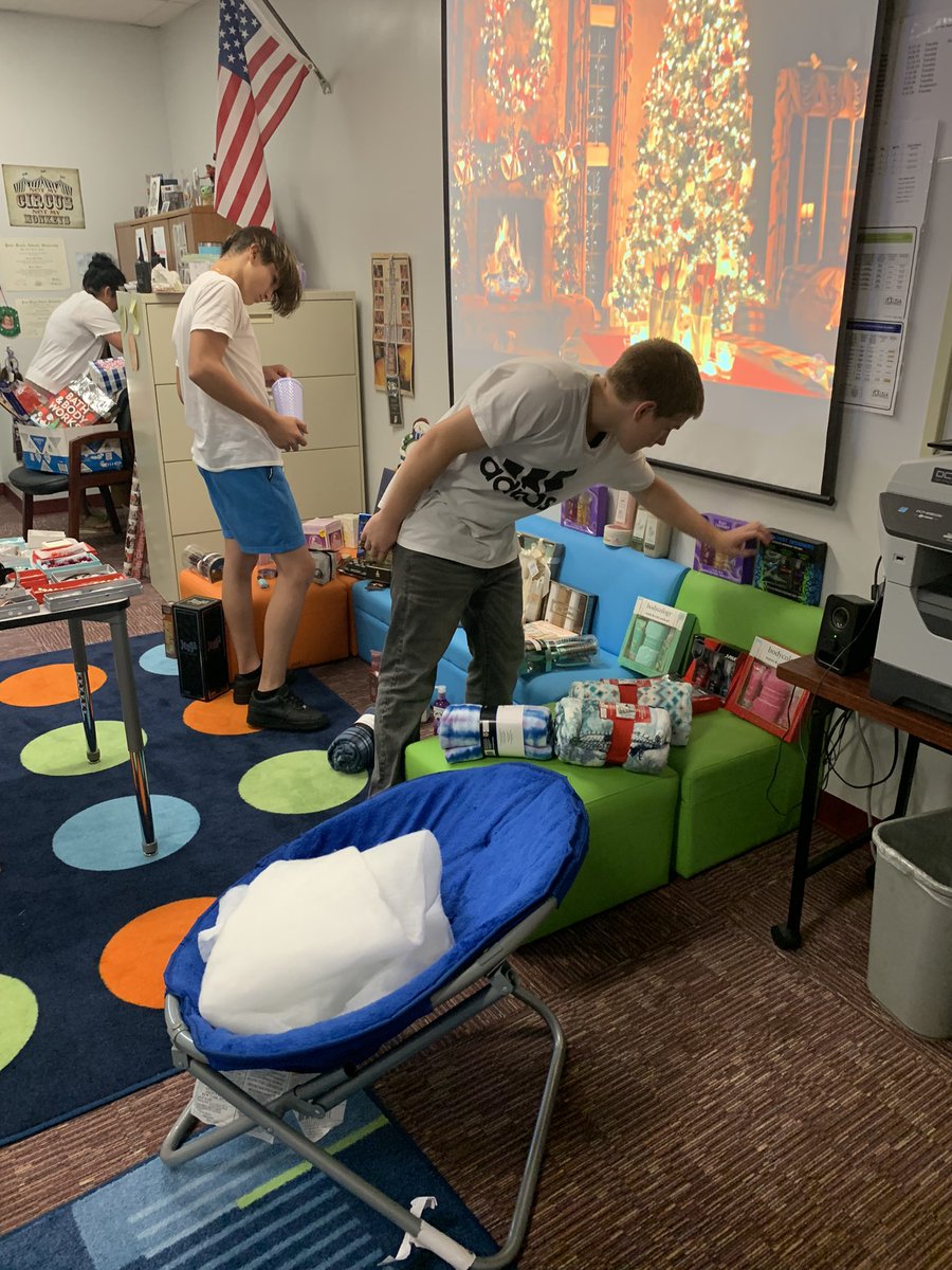 Celenadarling's tweet photo. I asked and the public donated items for our students could shop freely for Christmas for their parents. https://t.co/reIbVqTsrN