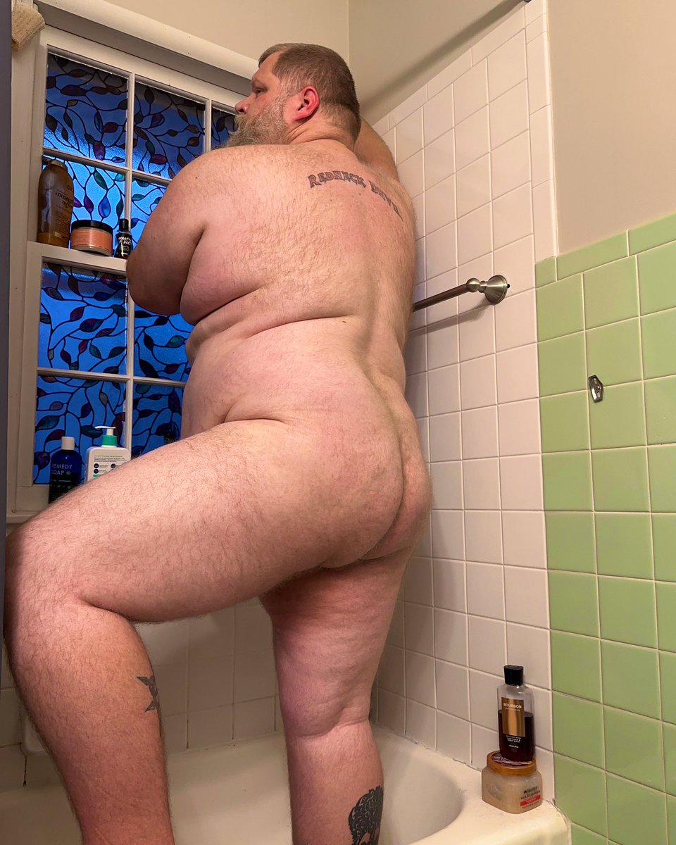 You joining me? 😉 🍑 RT if you would