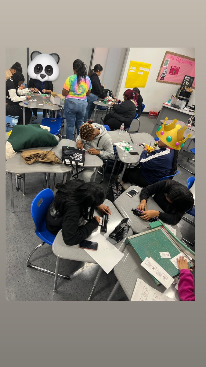 TheTEKSTrapper's tweet photo. Our StuCo is hard at work this evening prepping for a fun surprise for our faculty and staff! @MadisonHS_ #JMHSStuCo https://t.co/YurA6liuNq