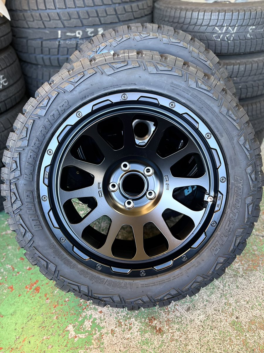 tirefitter_'s tweet photo. ゲレンデタイヤ交換❣️
モンスタタイヤの
『マッドウォーリアー』🧌❤️🔥
名前からしてイカつい🤣💦
285/50R20、ホイールもイケイケ✨
#タイヤ交換
#ホイール交換
#monsta
#mudwarrior
#マッドタイヤ
#モンスタタイヤ
#g63
#ゲレンデ https://t.co/oiwuy1fWwA