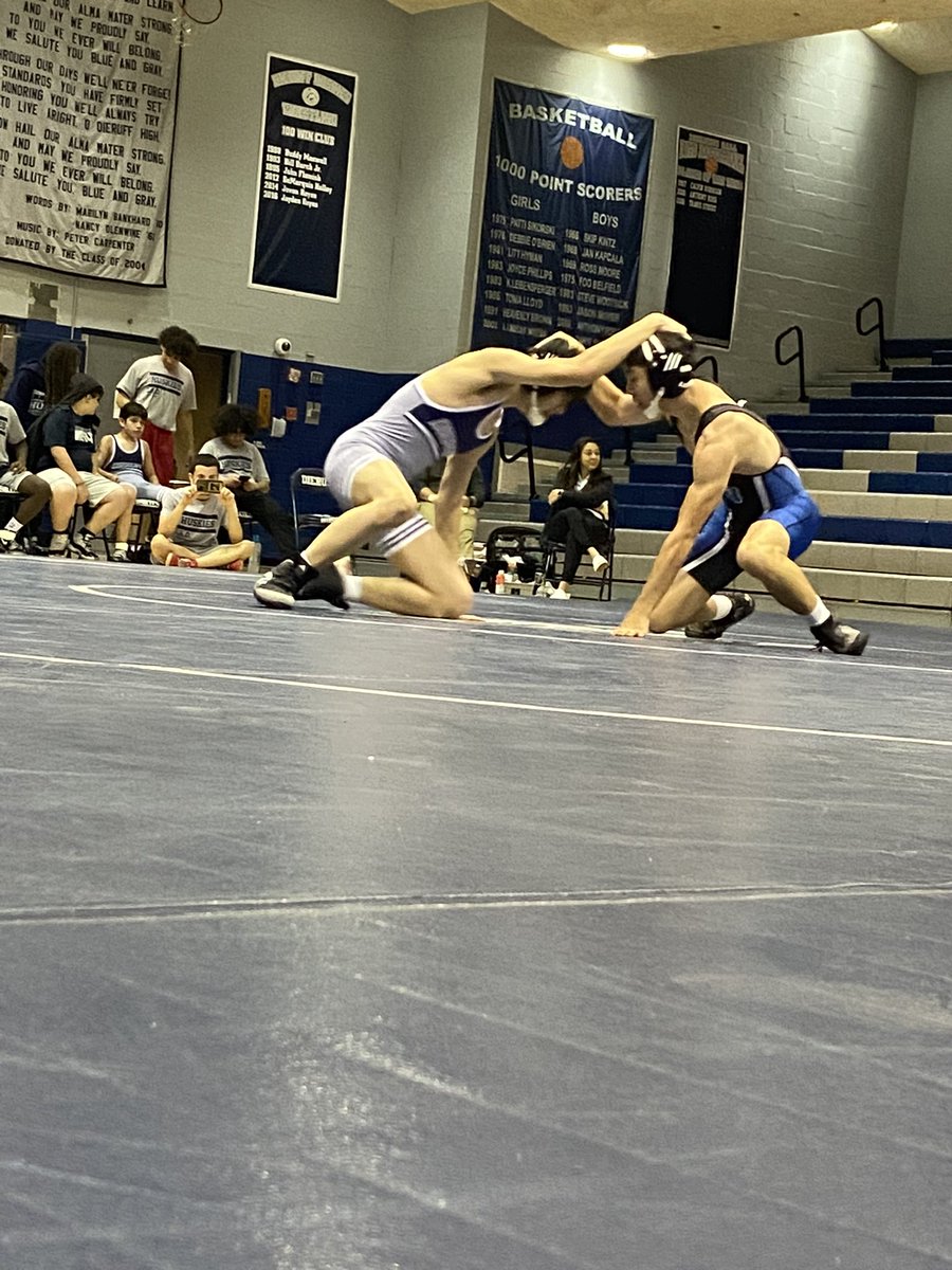PVBearsWrest's tweet image. Awesome match tonight at @asddieruff! Double win with our junior high team winning 42-12, and our highschool team winning 51-12 💪🏼 Wishing @DieruffWrestlin the best of luck in their season 💙