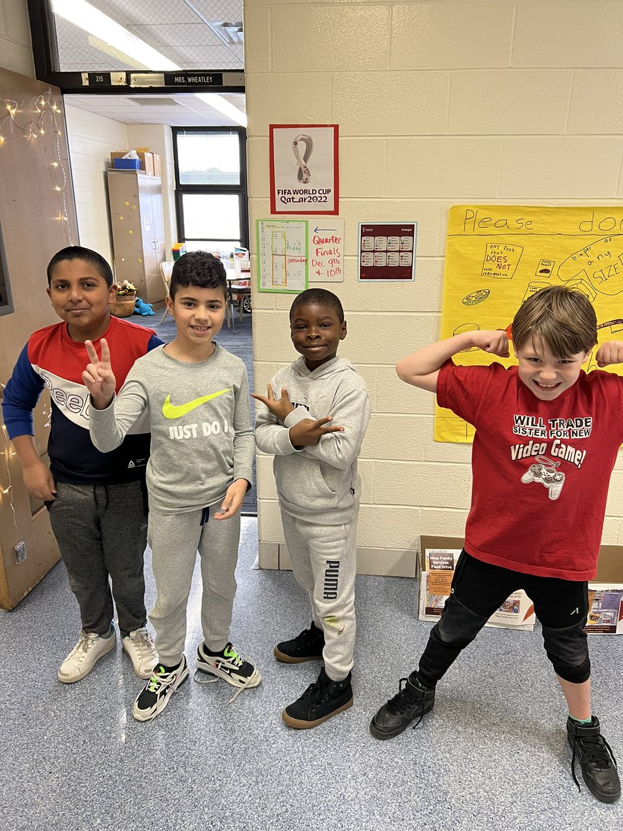 This weekend! World Cup 2022 Finals! Mark Twain soccer fans show their enthusiasm.  <a href="/MarkTwainD63/">Mark Twain School</a> <a href="/EastMaine63/">EastMaine63</a> #FIFAWorldCupQatar2022
