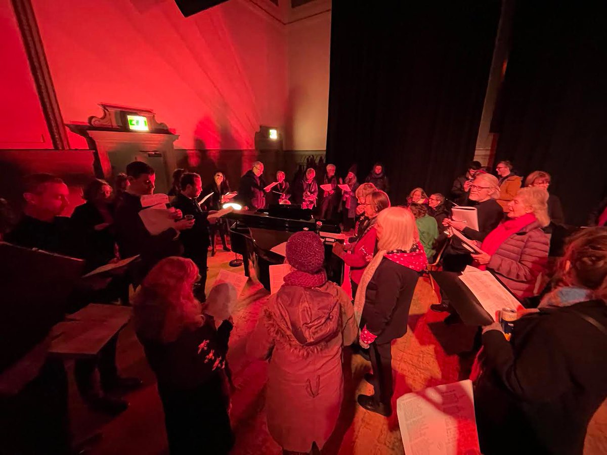 ...and especially to those who gathered around the piano to sing carols together after the concert!  We had a great time.  Thanks for having us over, <a href="/WacArts/">Wac Arts</a> - Merry Christmas!