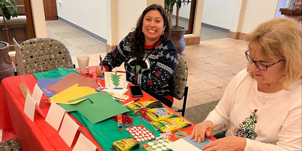 FirstmarkCU's tweet photo. Our Firstmark team made over 150 holiday cards for senior citizens to receive along with their food from Meals on Wheels. We hope these cards brighten their day this holiday season! โ๏ธ ๐ #HappyHolidays #FirstmarkCares #FirstmarkCU https://t.co/t2DCpNaA80