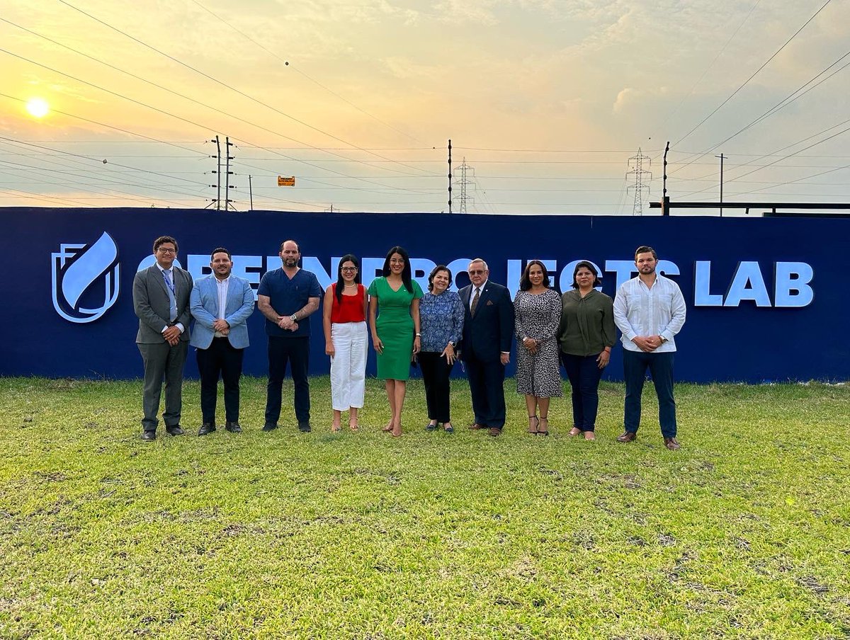 UnivEcotec's tweet photo. ¡Inauguramos un nuevo espacio ECOTEC, el #GreenProjectsLab! 🧪
Un espacio experiencial en el que nuestra Comunidad #ECOTEC podrá conocer los proyectos #medioambientales que tenemos en marcha 🌱. https://t.co/0F2GauExhV
