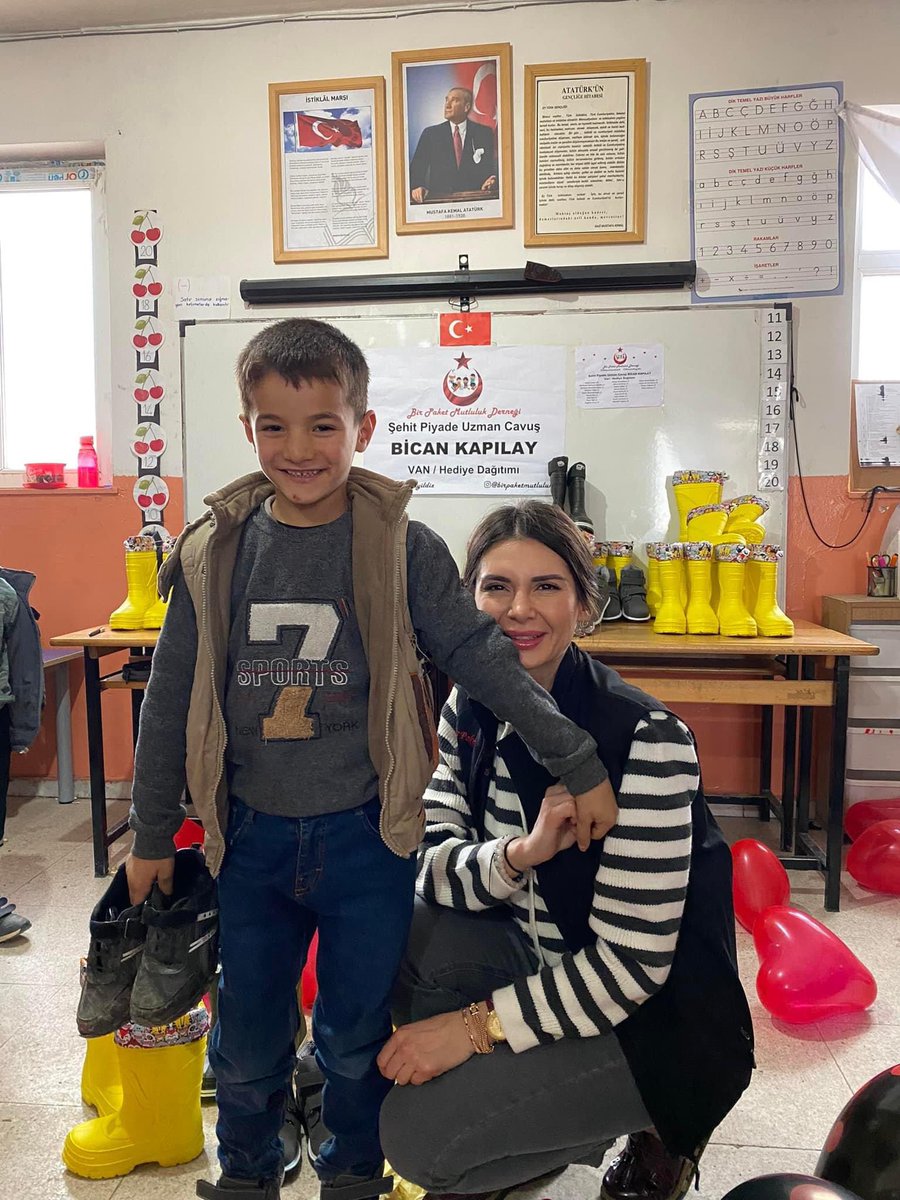 dorakubrayildiz's tweet photo. Van / Tuşba ♥️ 
Neyseki kış başlamadan kavuştuk 
@1paketmutluluk #birpaketmutluluk https://t.co/biTytQilaU