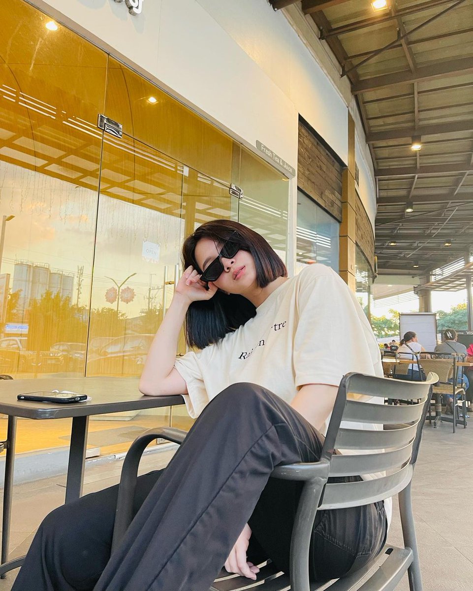 litz hourly tweet media