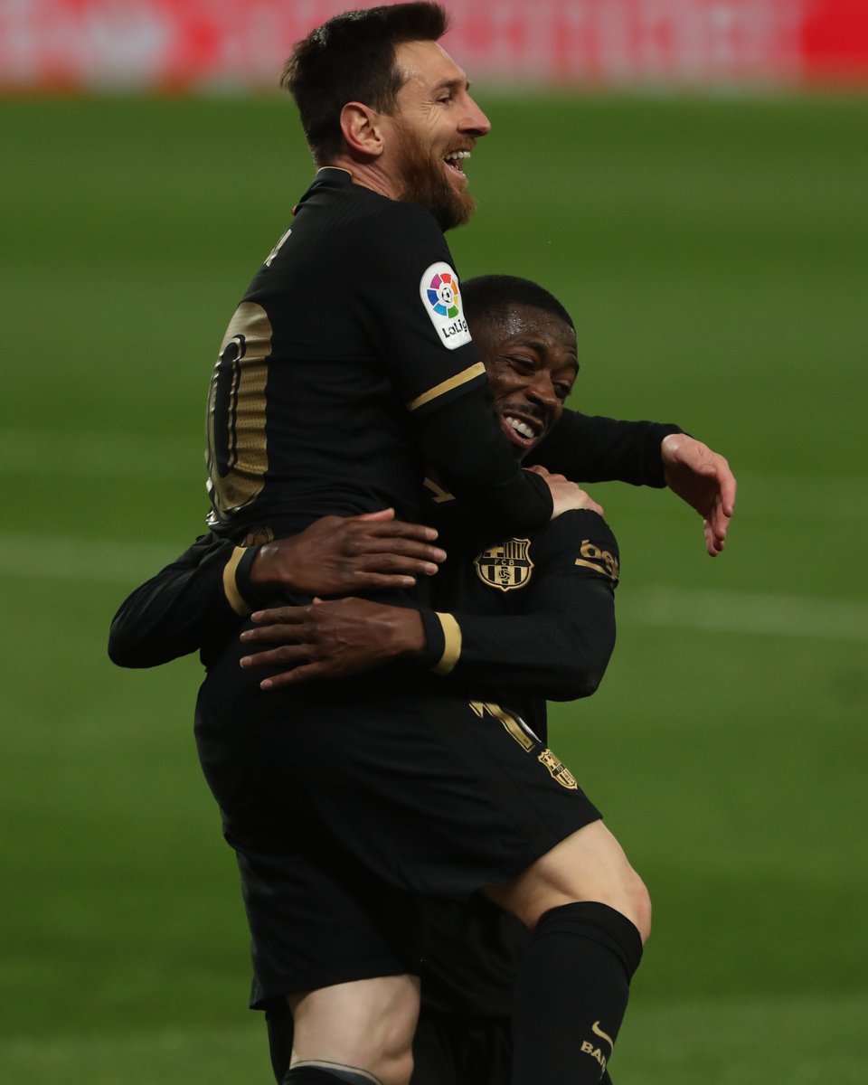 FCBarcelona_es's tweet photo. 👀 Uno de los dos será Campeón del Mundo https://t.co/94i4hhI4NX
