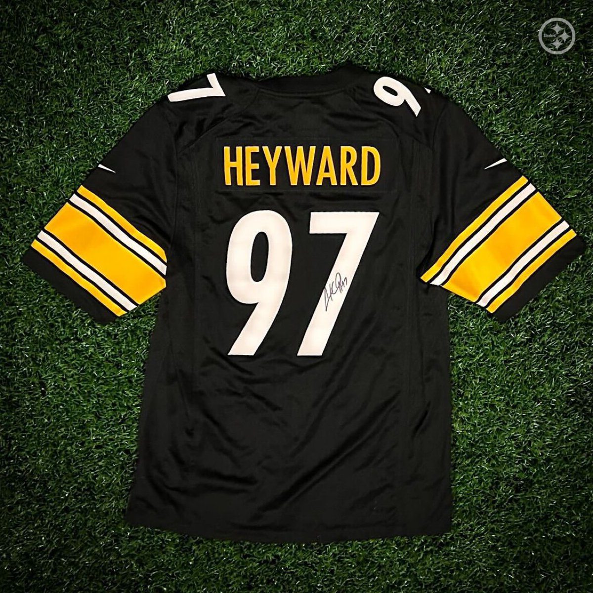 1️⃣ RT = 2️⃣ votes RT + like for your chance to win a signed Cam Heyward jersey! #ProBowlVote @CamHeyward