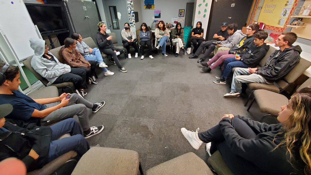 Yesterday, Solidarity &amp; <a href="/ocunitednpo/">OC United</a> gathered youth leaders from 3 different neighborhoods in Fullerton, visiting each community, &amp; allowing those residents to guide tours of their own neighborhood.

A practice in peacemaking &amp; bridge building led by #Fullerton youth.

#NOCPSC