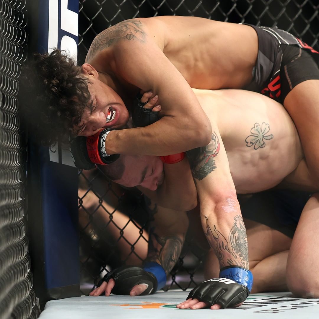 weshoutmedia's tweet photo. Raul Rosas Junior @RaulRosasJr8 merupakan fighter termuda yang pernah di kontrak @ufc dalam sejarah. Pria ini lahir pada 8 Oktober 2004.
Pada pagelaran #UFC282 dia melalukan debutnya di UFC. 

#raulrosasjr #UFC282 #UFC #ufcfighter #Brazil #youngman #MMA2022 https://t.co/KlgteIUwas