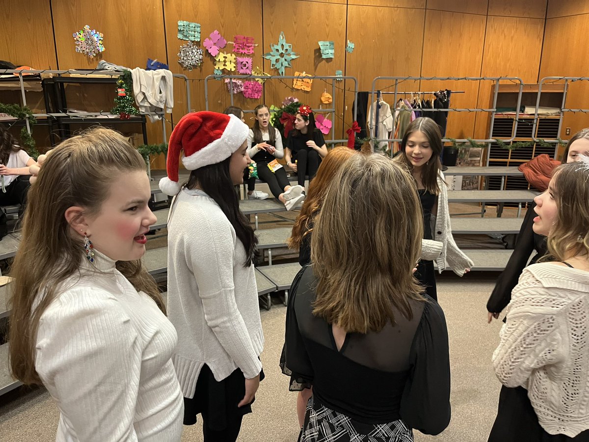 BPPrincipalVT's tweet photo. Excited for tonight’s 7th &amp; 8th Grade Winter Concert!  7 pm start!  Can’t want to see the students in action. #CMSFamily @cms_grizzlies https://t.co/EgK19BflL9