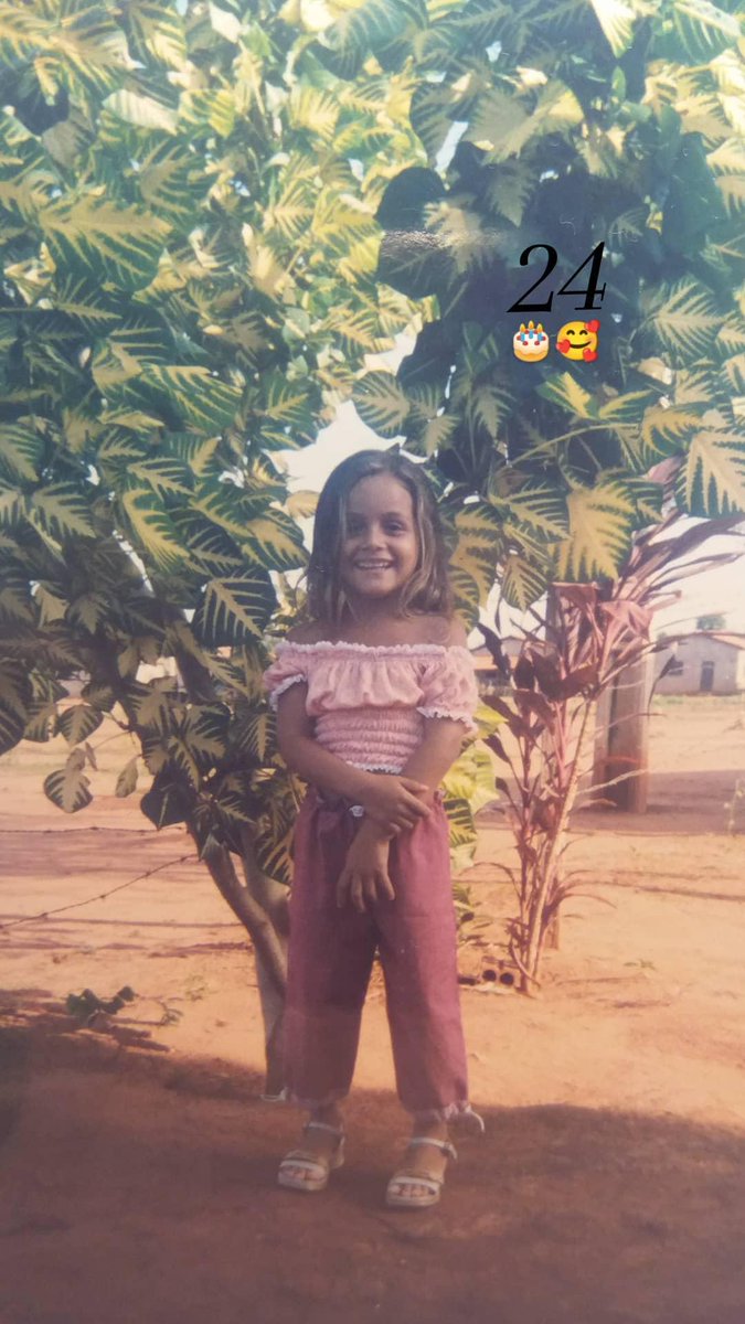 Mis 24 añitos 🥰🎂🥂. 
Para este año pido verte actuar en directo <a href="/anahi/">Anahi</a> ✨