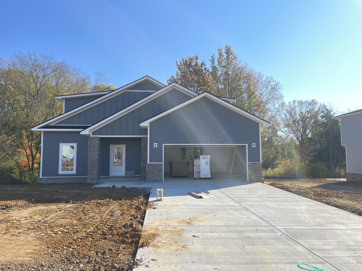 chrisagarrett's tweet photo. I have a new #listing in #LaVergne #TN  https://t.co/mlmTiuBv6l https://t.co/EbS7daZzRC