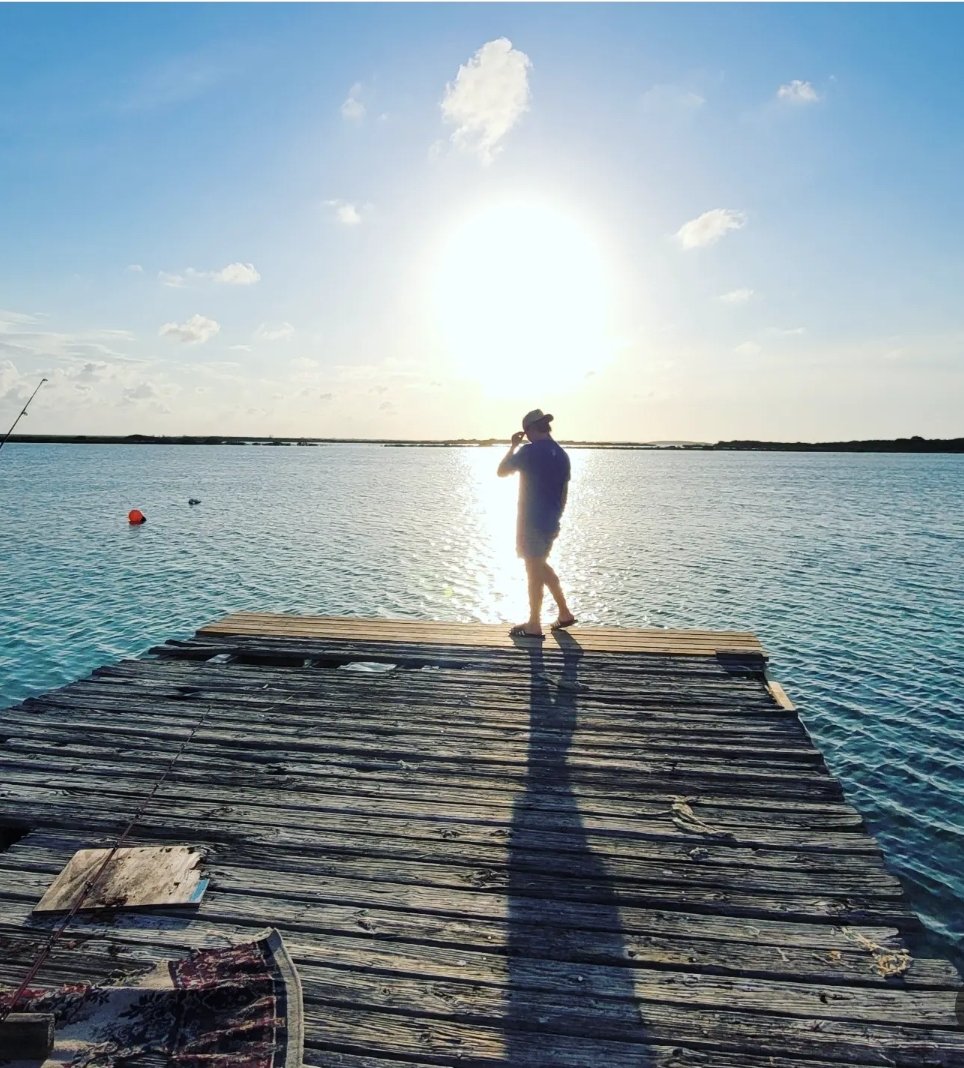 CanuckPalms's tweet photo. Island vibes...... ๐ง๐ธ
@canuckpalms
@chasin_lunkers
@CanuckDropsHere
@ParadiseExuma
#airbnb #sandbar #bahamas #vrbo #islands #flipkey #tropical #travel #vacationhome #vacationrental #holidayhome #repyourVR #thecanuckdropshere #stayhere #headsandbeds #travelblogger #homeaway https://t.co/MwxS1LzI61