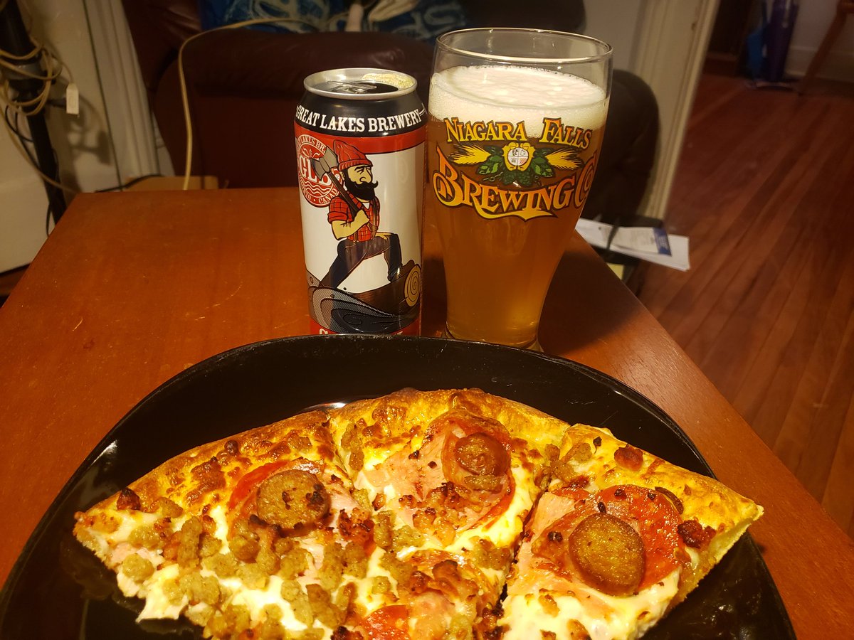 Part of my Best 5 Pizza List for work. Maestro Pizzeria's meat-lovers pizza? Unbelievable! Six meats! Ground beef, ham, salami, bacon, pepperoni and hot Italian sausage on top of homemade sauce and tons of mozzarella. Only a <a href="/GreatLakesBeer/">Great Lakes Brewery 🇨🇦</a> Canuck Pale Ale will wash this down!