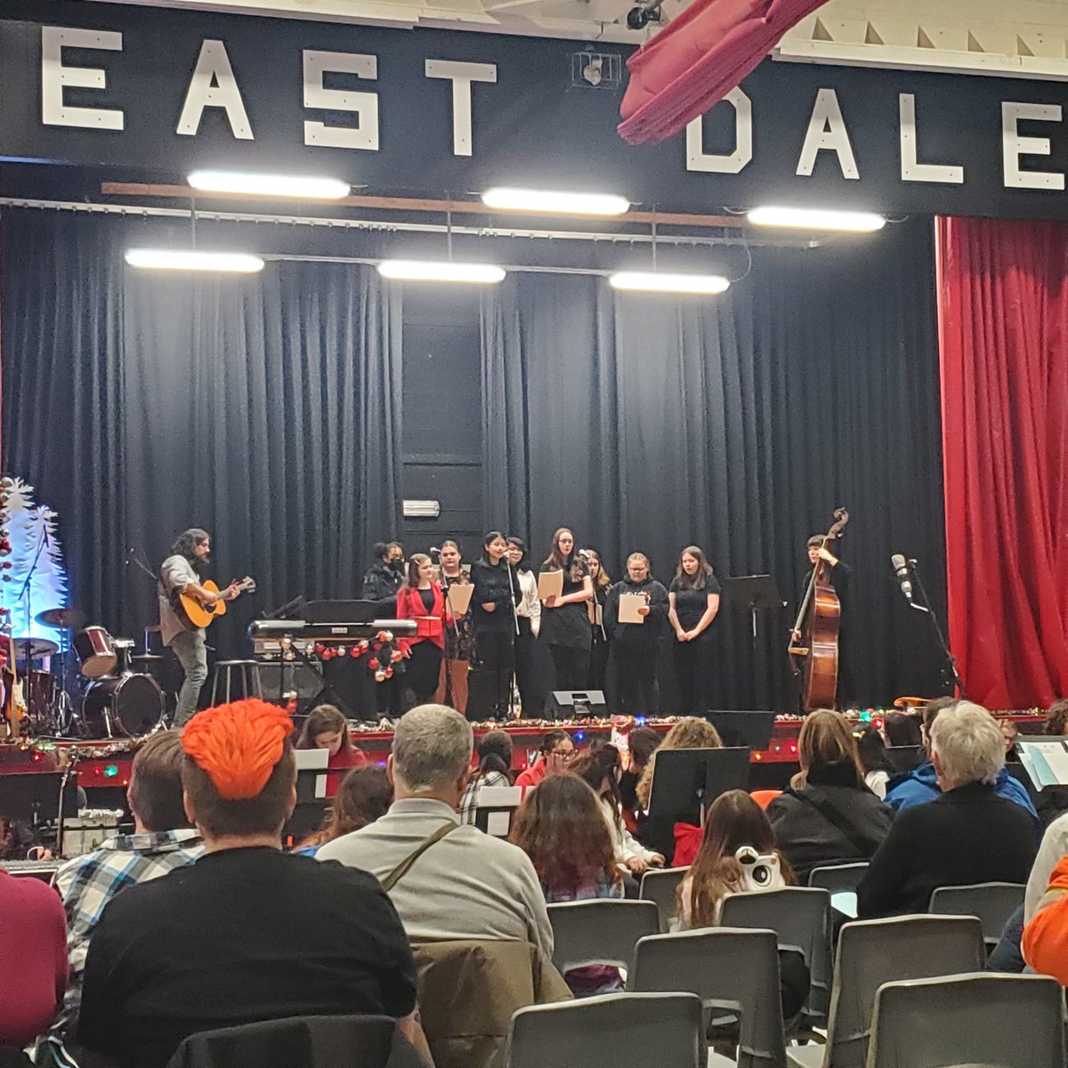 Blown away by the amazing talent of the students and staff <a href="/EastdaleWelland/">Eastdale Secondary</a>! Your hard work resulted in an awesome holiday concert!