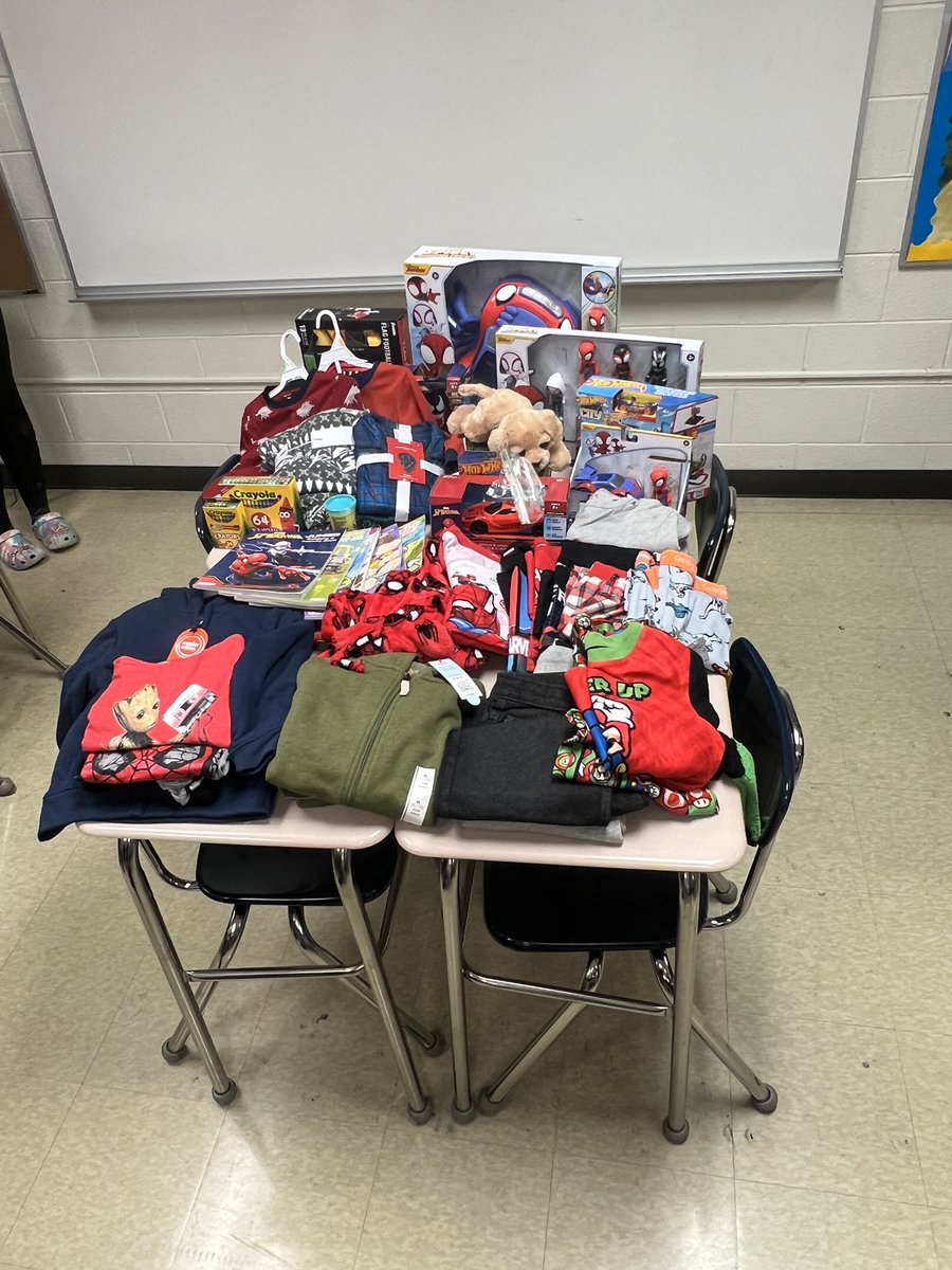Couldn’t be more proud of our <a href="/AnnapHS_AACPS/">Annapolis High School</a> Chick-fil-A Leader Academy!  They opened their hearts and sponsored a local boy for their Do Dood December project!  <a href="/CFAnnapolis/">Chick-fil-Annapolis</a> our future is bright!  #ServantLeaders #SignatureAlive #AACPSAwesome