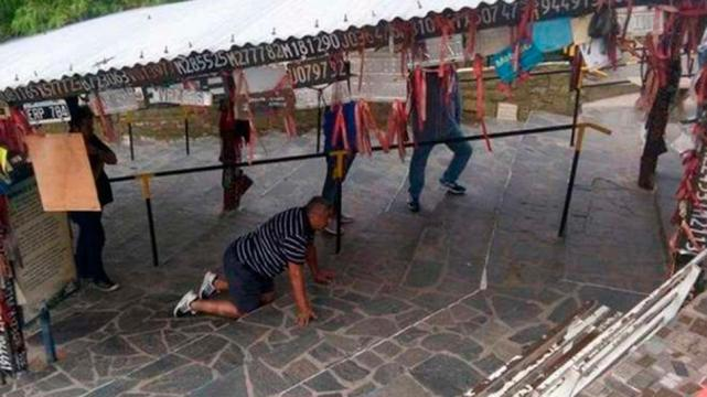 facundodellaqua's tweet photo. Gente, ustedes le tienen miedo a la magia negra francesa, a los pactos con el diablo y las almas sacrificadas por oscuras sociedades secretas y nosotros tenemos de nuestro lado a CLAUDIO FABIÁN TAPIA, ESCUDO ESPIRITUAL NACIONAL, INQUEBRANTABLE TERMO RELIGIOSO. 

NO PASARÁN. https://t.co/zXhLiumWWL