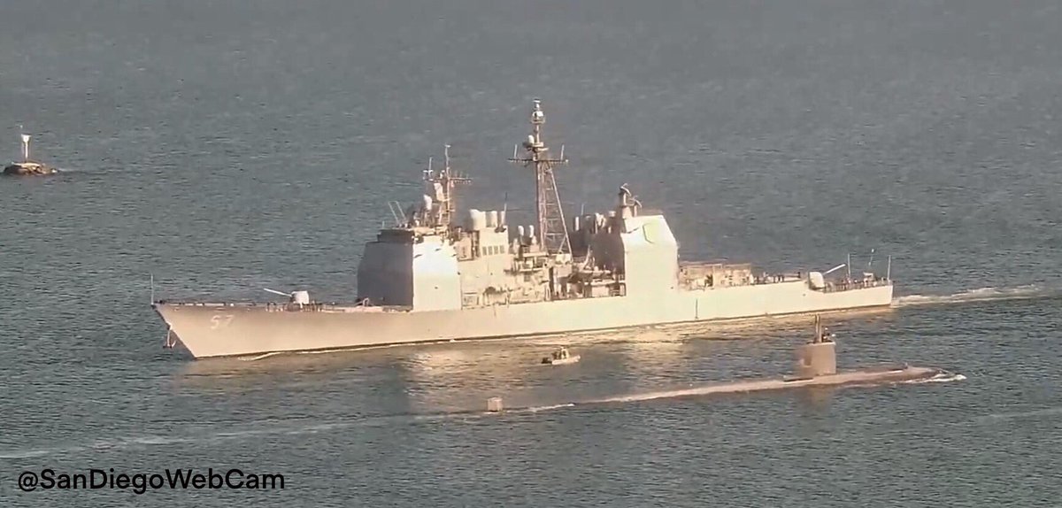 USS Lake Champlain (CG 57) Ticonderoga-class guided missile cruiser coming into San Diego while a Los Angeles-class nuclear attack submarine heads out - December 14, 2022 #usslakechamplain #cg57

SRC: webcam
