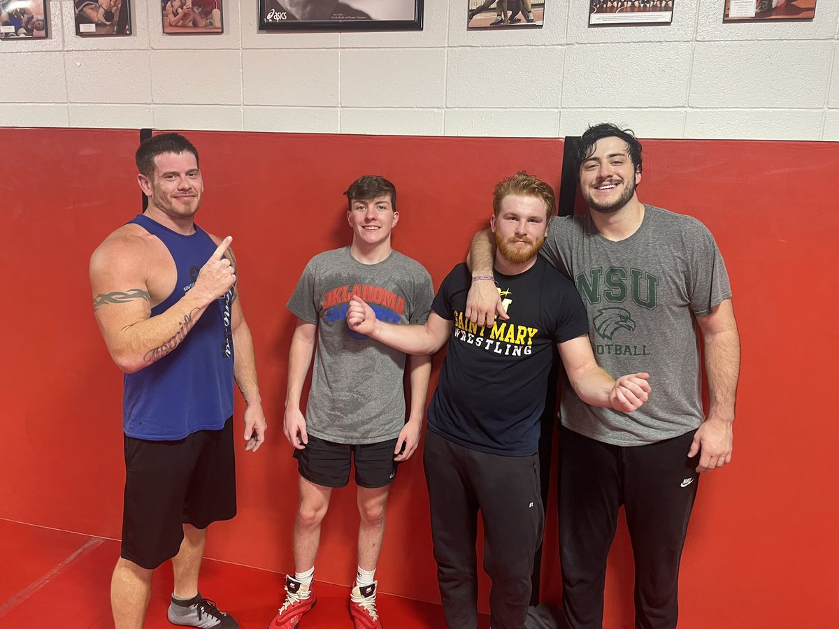 GroveWrestling's tweet photo. Always fun when former wrestlers come and scrap it up with us!  Thank you for giving back to the program! @mattamos08 @adarren03 @gage_gates RJ Bartley https://t.co/8iv32bAZUe