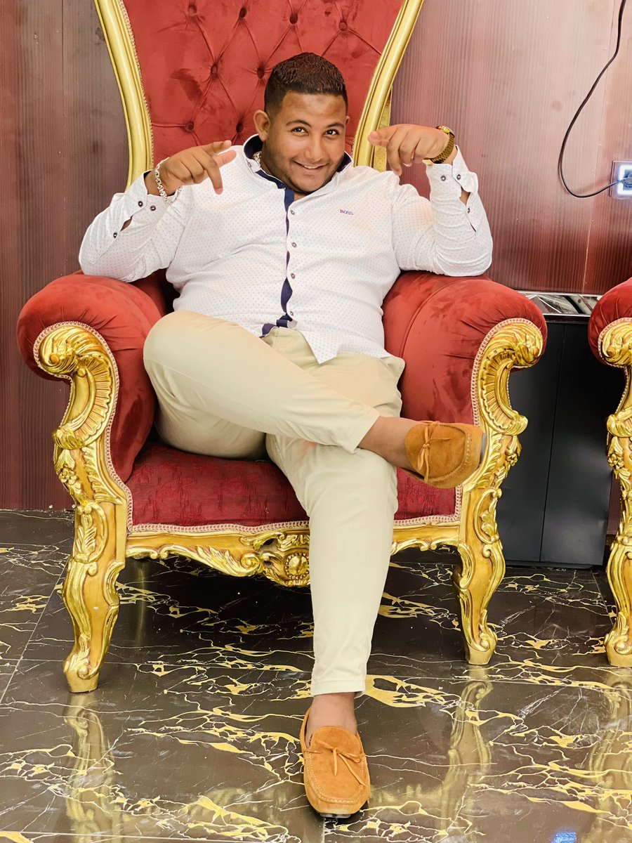 shbroo74's tweet photo. أبـقو خـلي بـالكـو وأنتـو بتحكـو عـني عـلشان حبـايبي كتير يعني متبقـوش لـتاتيـن وعـبط 😂🤷🏻‍♂️ https://t.co/CkSpm80vkQ