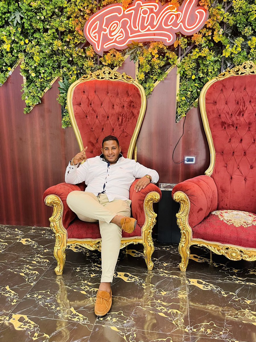 shbroo74's tweet photo. أبـقو خـلي بـالكـو وأنتـو بتحكـو عـني عـلشان حبـايبي كتير يعني متبقـوش لـتاتيـن وعـبط 😂🤷🏻‍♂️ https://t.co/CkSpm80vkQ