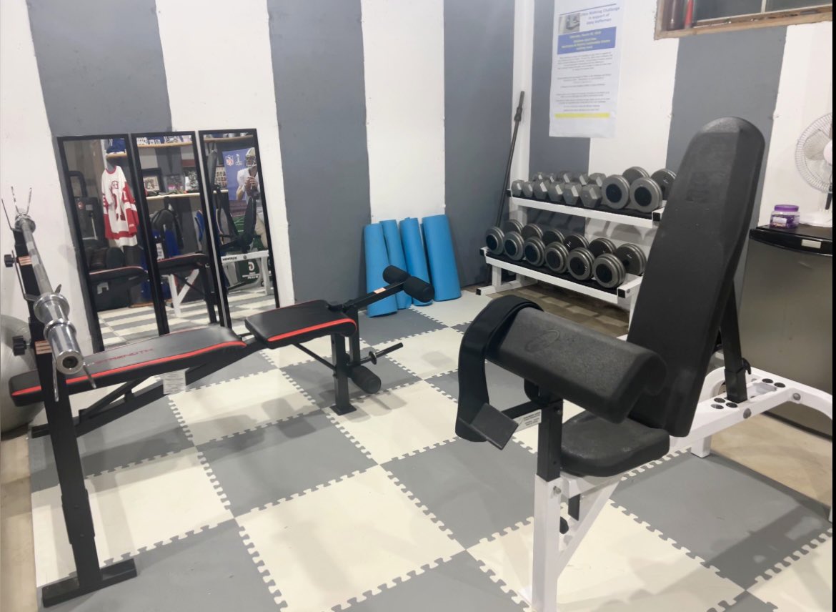 ShaneWilk41's tweet photo. I think it’s almost done. Rehung the punching bag, bought mirrors to mount, picked up three more dumbbell sets this week and some new bumper plates…it’s taken a lot of work but our home gym/sports room is pretty much there #homegym #fitness #getlifting https://t.co/VtZsBirnSI
