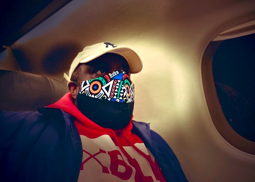 BLKApparelNYC's tweet photo. Fly save. #blkapparel #AmericanAirlines #travelphotography #blkapparelhoodies #today #myblkapparel #flysave #MaskOn #red #diasporamask #ootd #ootdfashion #streetwear #hypebeast #streetfashion #apparelbrand #potd #menswear #unisexfashion #mensfashion #styleblogger #fashionblogger https://t.co/nk1S1W4oFG