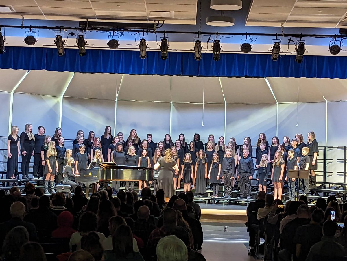NR_TechRanger's tweet photo. North Ridgeville 5-8 Choirs get us ready for the holiday season. Great job everyone! https://t.co/0nG8eGYYcB