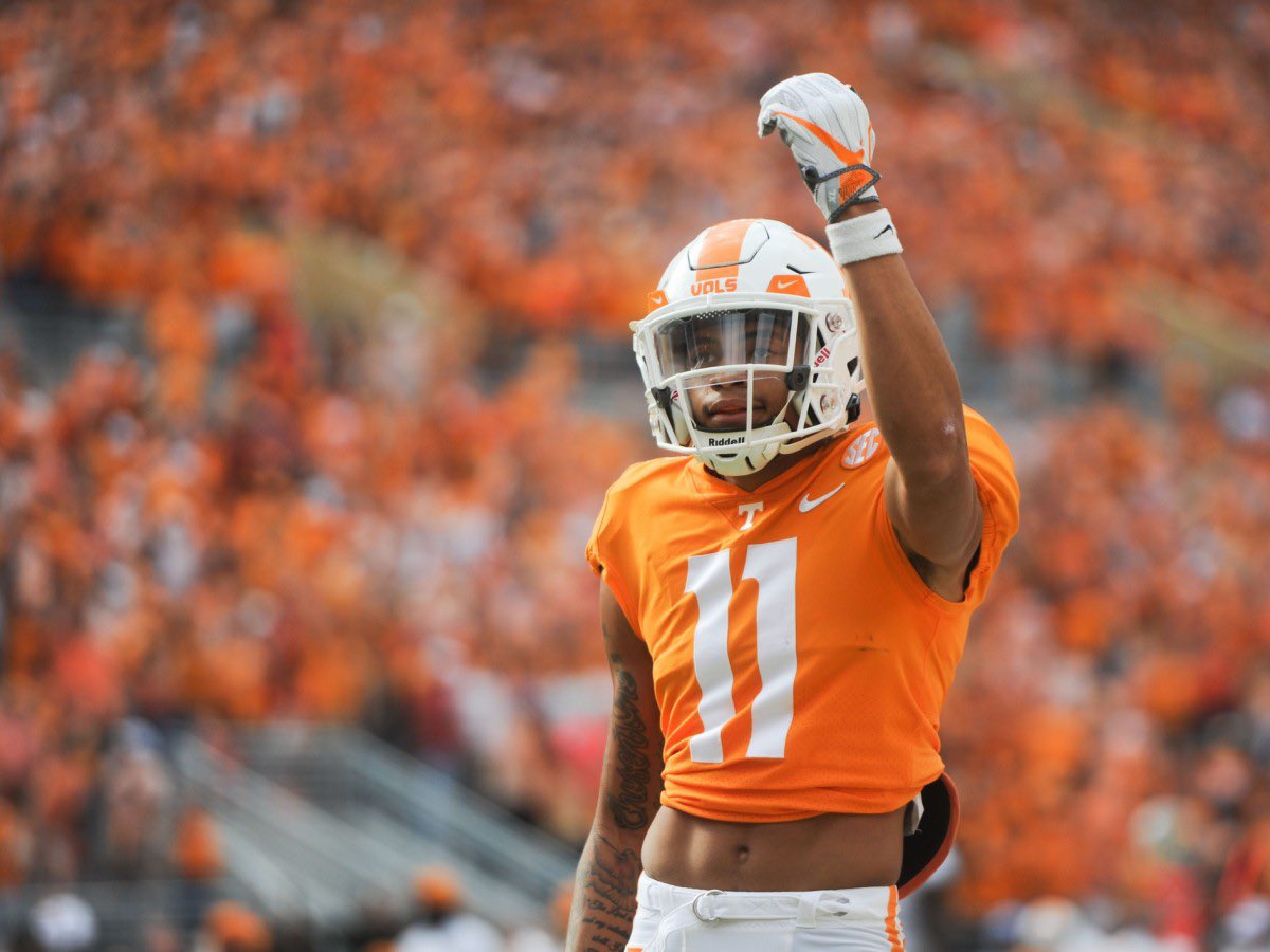 ChrisHenryJr's tweet photo. Blessed to receive an offer from the university of Tennessee!! @CoachKelseyPope @coachjoshheupel @CoachKRJones @CoachBerry3211 @REALPACMAN24 @Mansell247 @247Sports @Rivals_Clint @RivalsFriedman @On3Recruits @BenjaminRohaly https://t.co/U4edzxc2ct