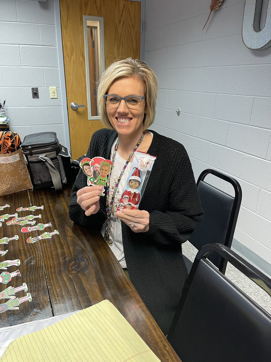 m_wolfenbarger's tweet photo. Leaders in @Oneida_Schools work hard to plan next steps for ILT, but they also know how to reflect, reward &amp; celebrate! Enjoyed hearing about some end-of-semester fun today, and appreciate the sweet gifts. These leaders love their folks and it shows! @NIETteach https://t.co/6gf6YddKkt